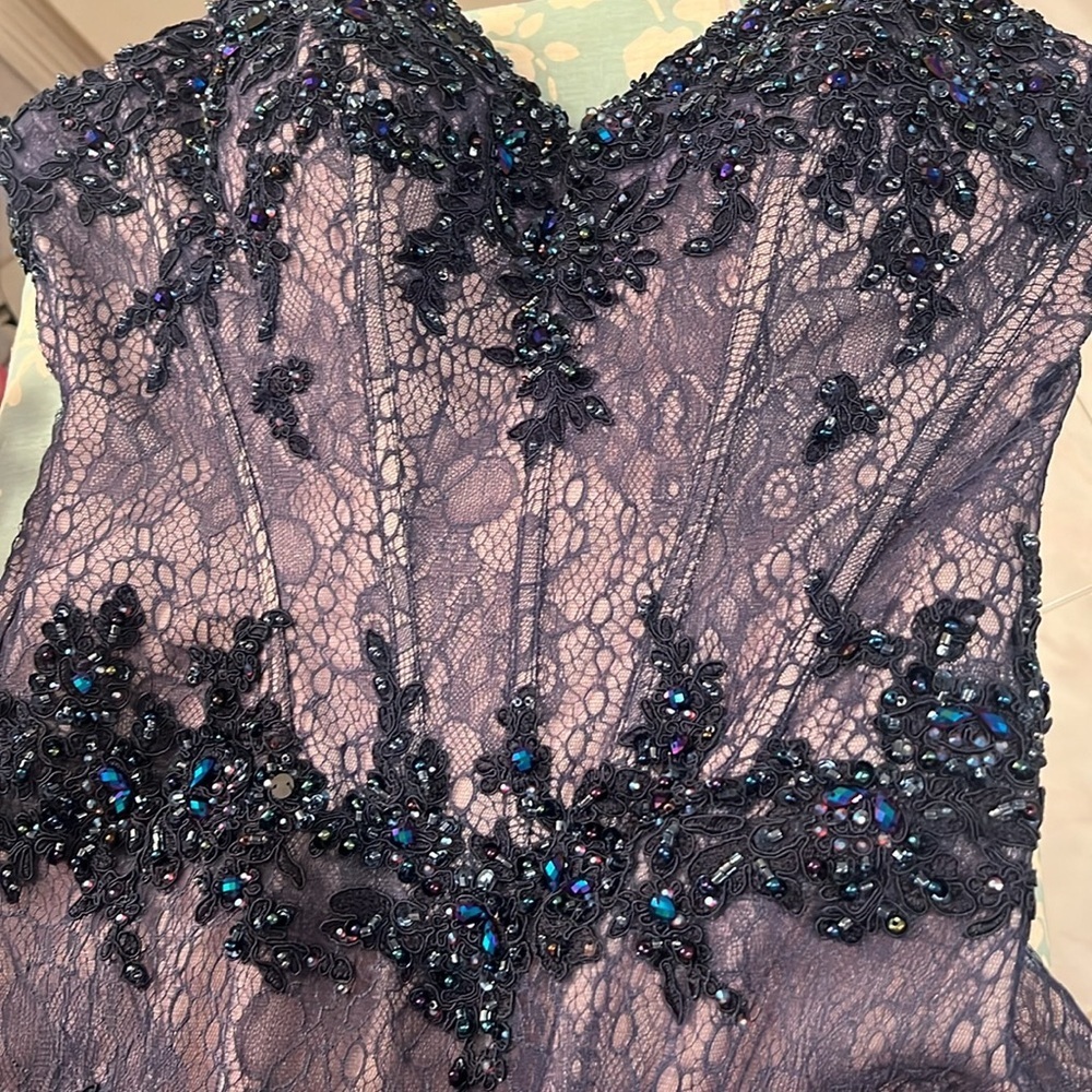TONY BOWLS Gown Size 12 Evening w train NAVY Blue lace sequins NeverWorn NWOT - Picture 4 of 6